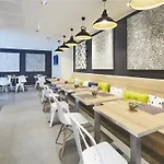 Hotel Kyriad 3*