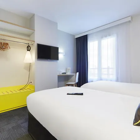 Kyriad Hotel 3*