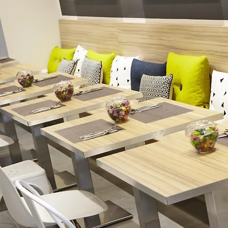 Kyriad Отель Брест