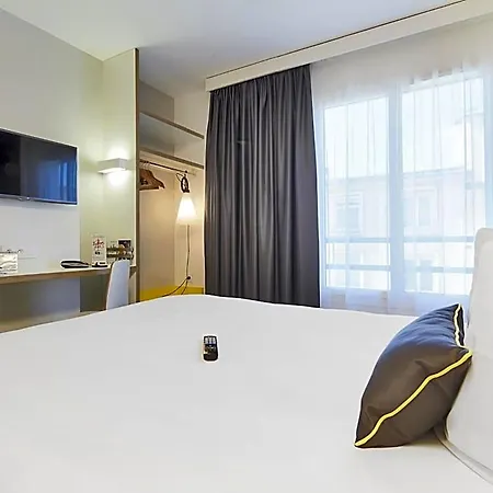 Kyriad Hotel 3*