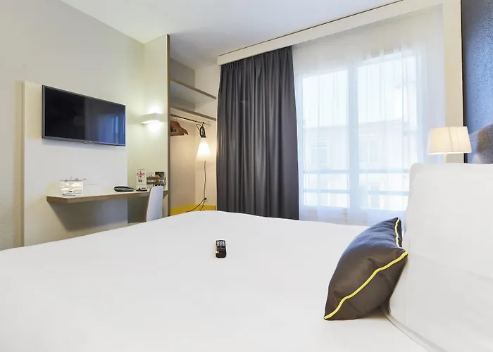 Kyriad Отель Брест